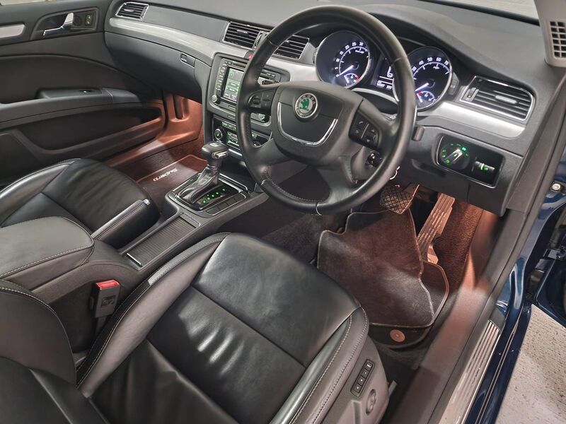 SKODA SUPERB