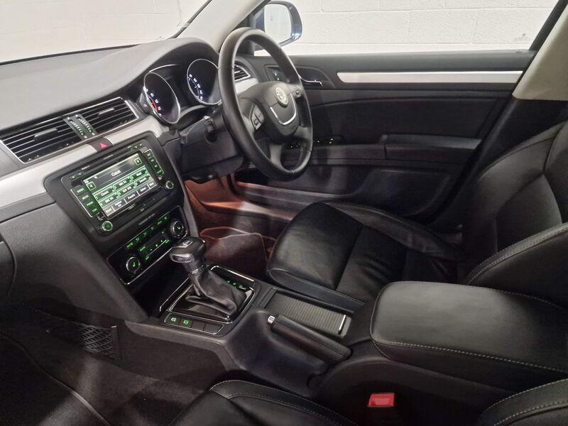 SKODA SUPERB