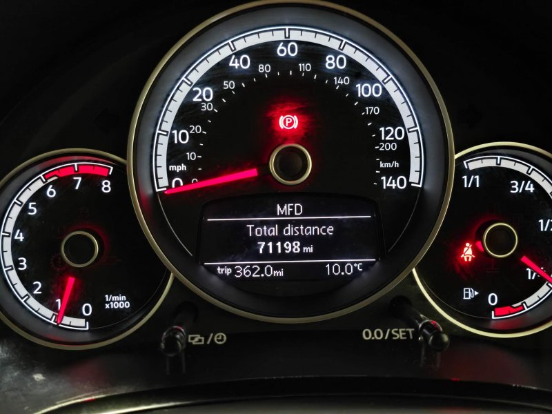 VOLKSWAGEN UP