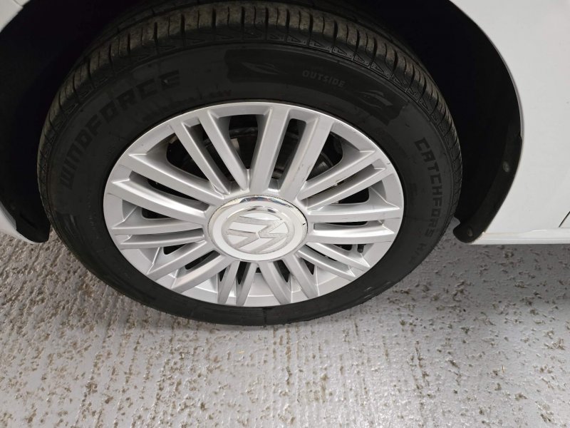 VOLKSWAGEN UP
