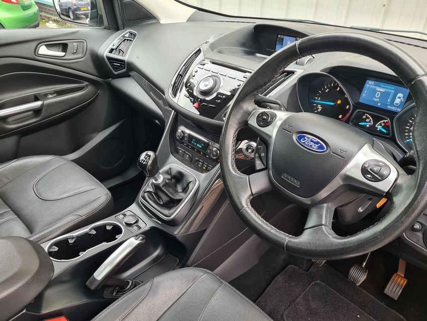 FORD KUGA