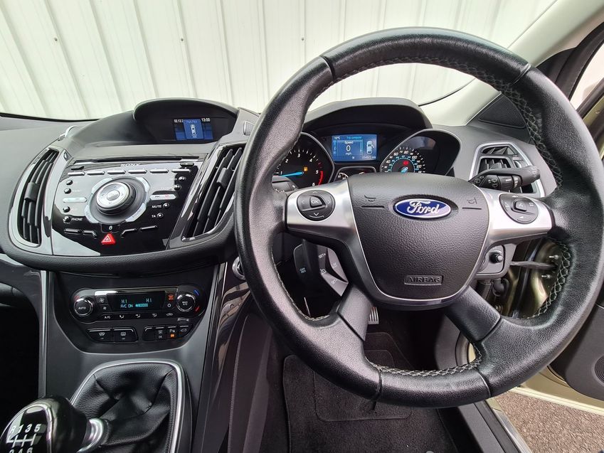FORD KUGA