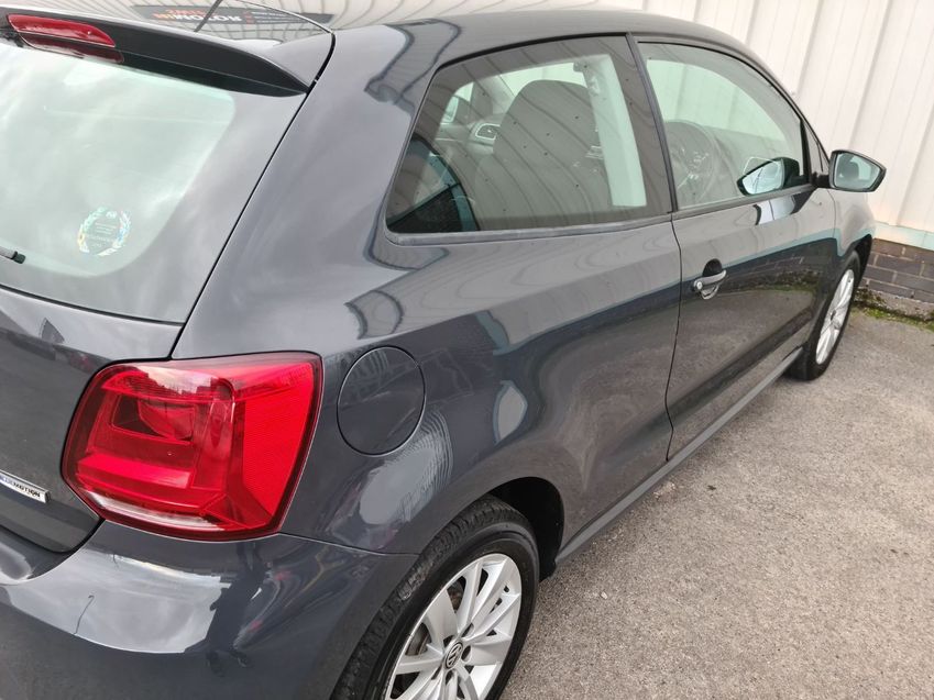 VOLKSWAGEN POLO