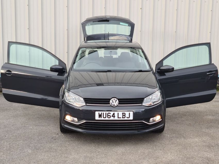 VOLKSWAGEN POLO