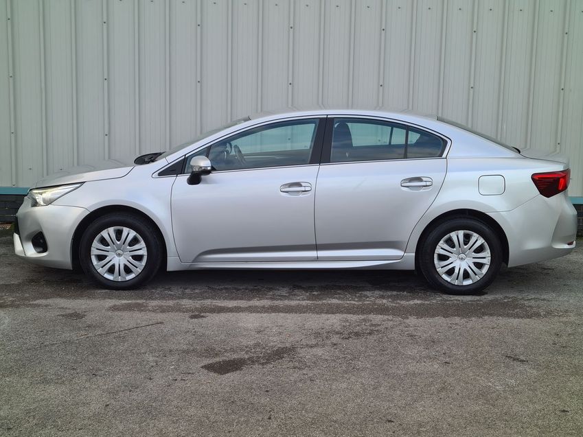 TOYOTA AVENSIS