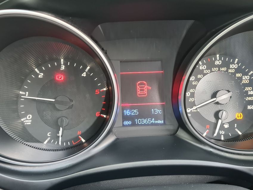 TOYOTA AVENSIS