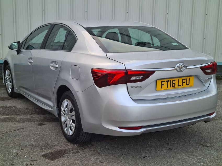 TOYOTA AVENSIS