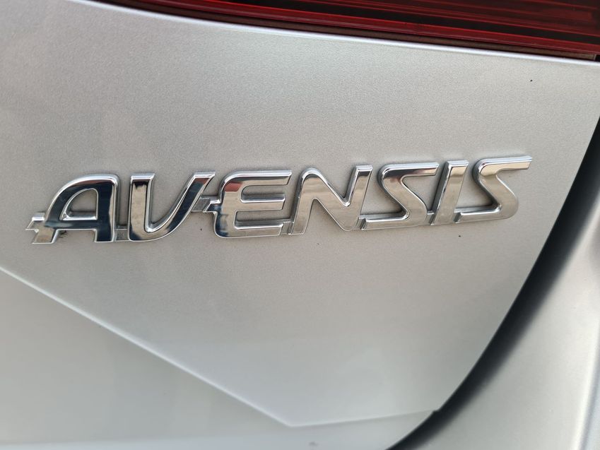 TOYOTA AVENSIS