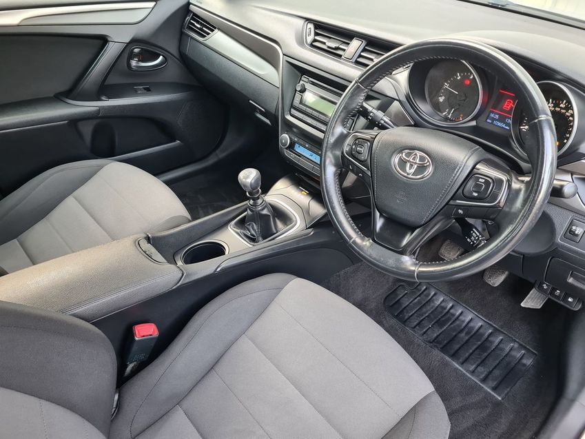 TOYOTA AVENSIS