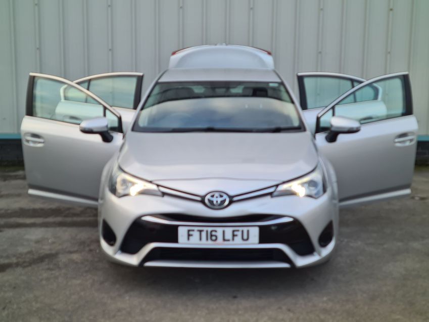 TOYOTA AVENSIS