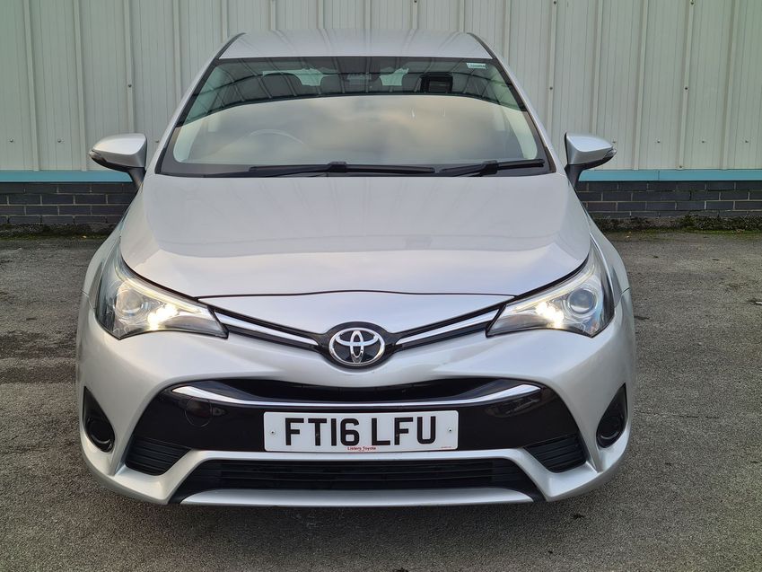 TOYOTA AVENSIS