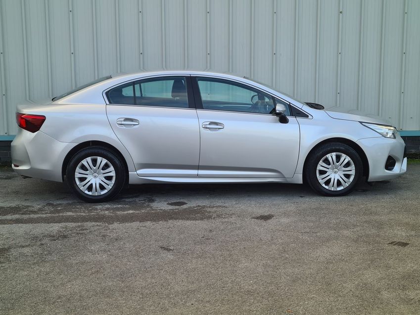 TOYOTA AVENSIS