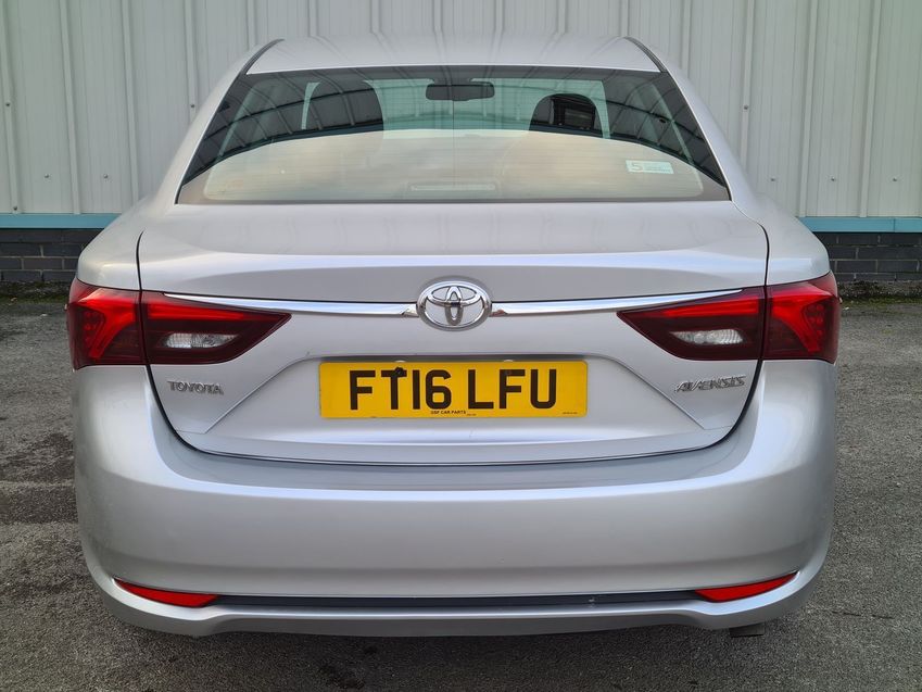 TOYOTA AVENSIS