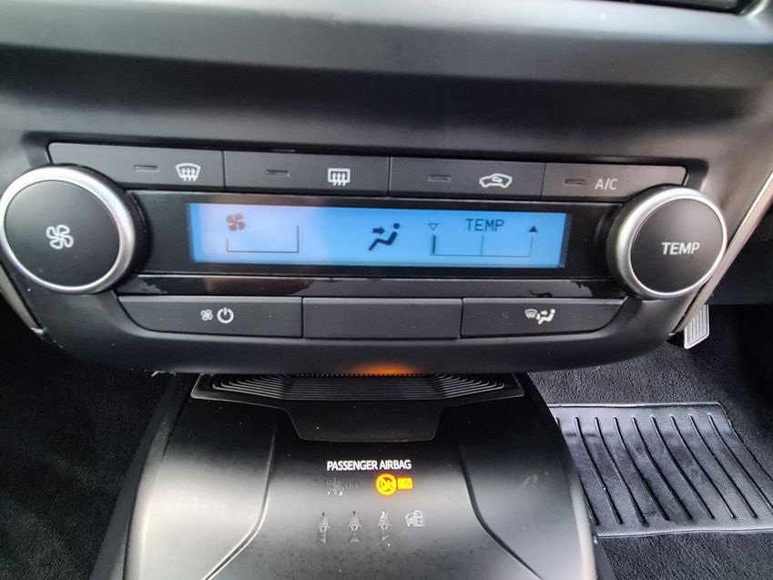 TOYOTA AVENSIS